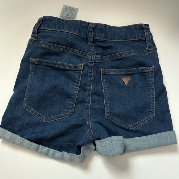 women’s shorts from Guess. size 24 us - Picture 3 of 3